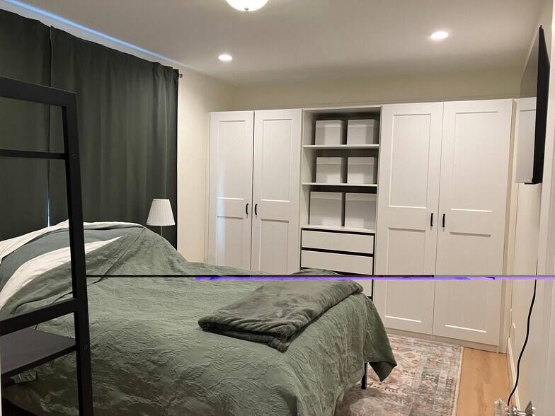 Building Photo - 5516 Market St