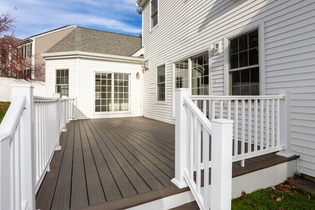 Building Photo - 5 Neff Dr