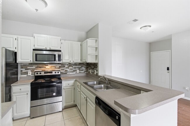 Building Photo - 5507 Legacy Crescent Pl