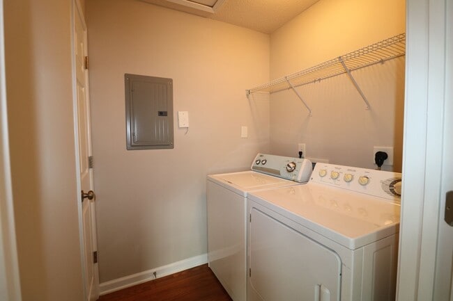 Building Photo - 3761 Holmes Creek Pl