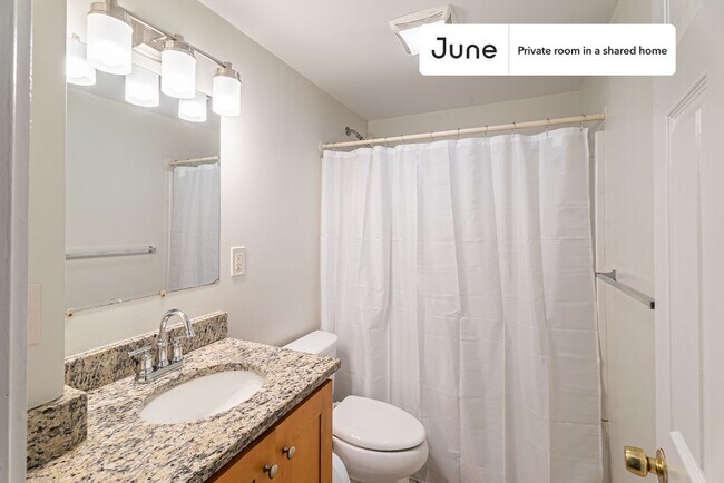 Building Photo - Room in Shared 6 bed/2 bath home