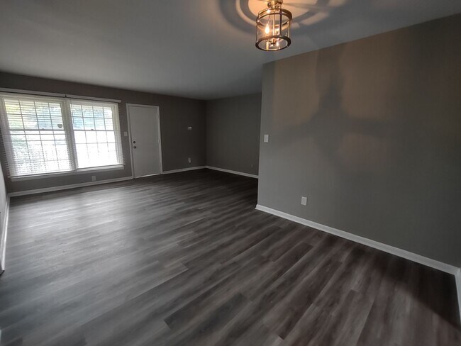 Building Photo - Newly Renovated Condo located in "Coventry Woods"!