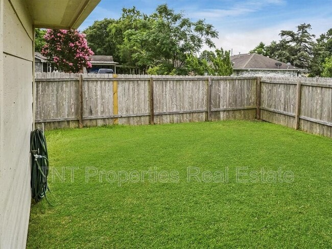 Building Photo - 1124 Carolina St