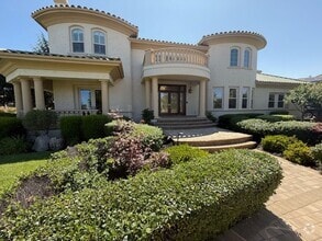 Building Photo - Luxury Two-Story 4BD/4.5BA Home, Located i...