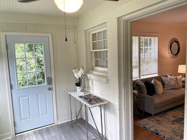 Building Photo - Charming 3BR House in East Point