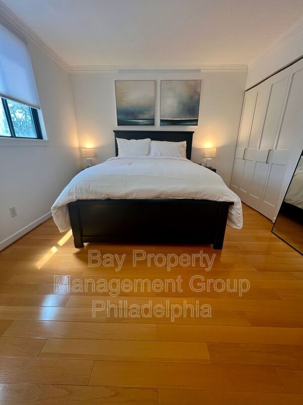 Building Photo - 834 N Newkirk St
