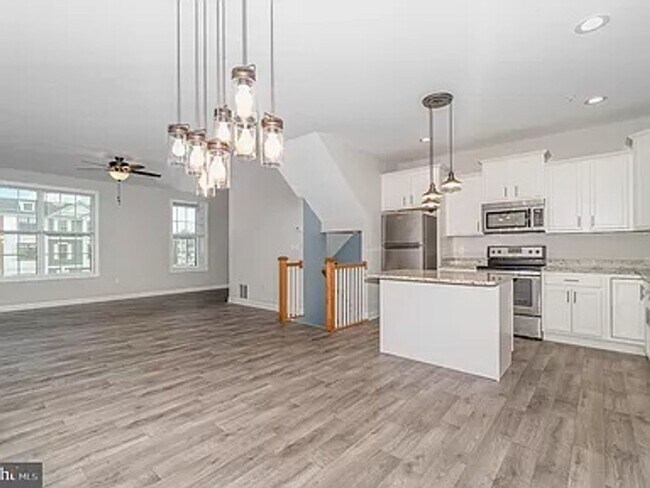 Building Photo - 3 Bedroom Townhome in Hanover