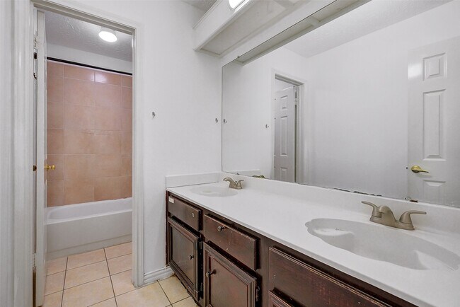 Building Photo - 3103 Ashford Bend Dr