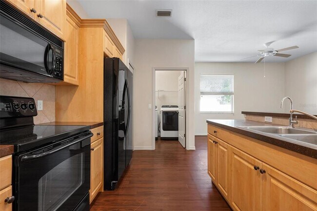 Building Photo - 2280 De Vore St