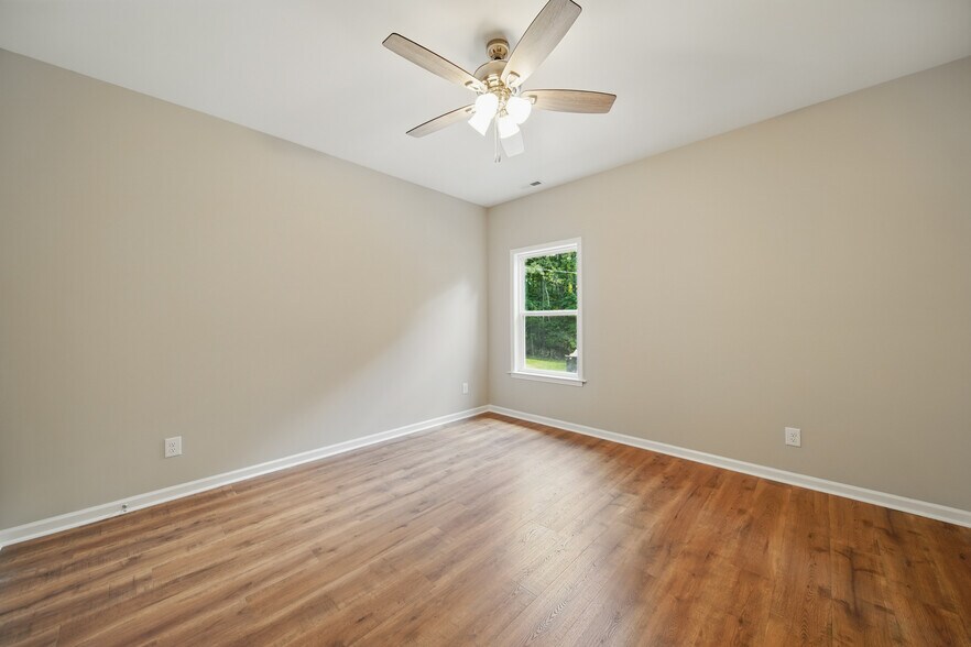 2nd bedroom - 216 Legion Dr