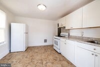 Building Photo - 143 Greenwood Ave