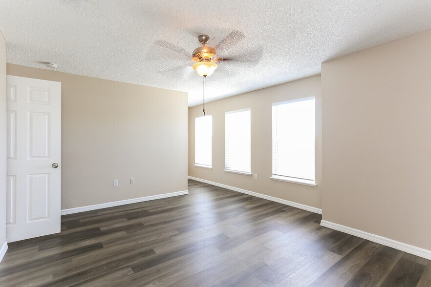 Building Photo - 6951 Playpark Trail
