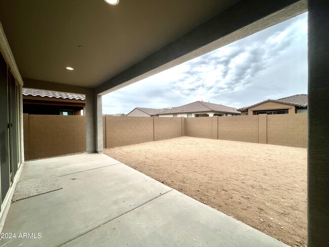 Building Photo - 9332 W Encinas Ln