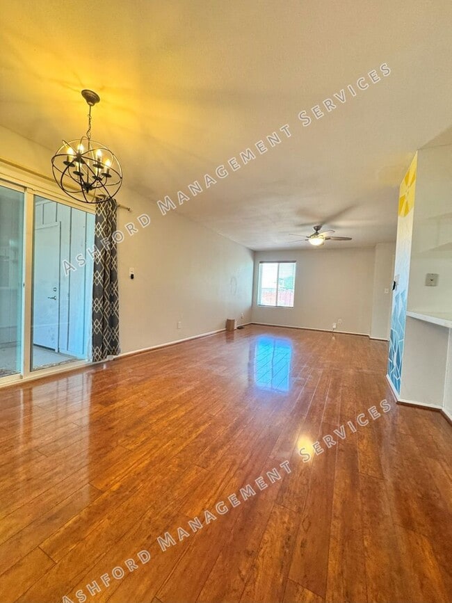 Building Photo - ***MOVE IN SPECIAL: REMODELED 4 BEDROOM HO...