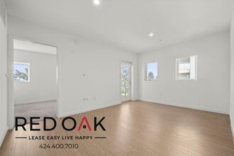 Building Photo - 11405 Chandler Blvd