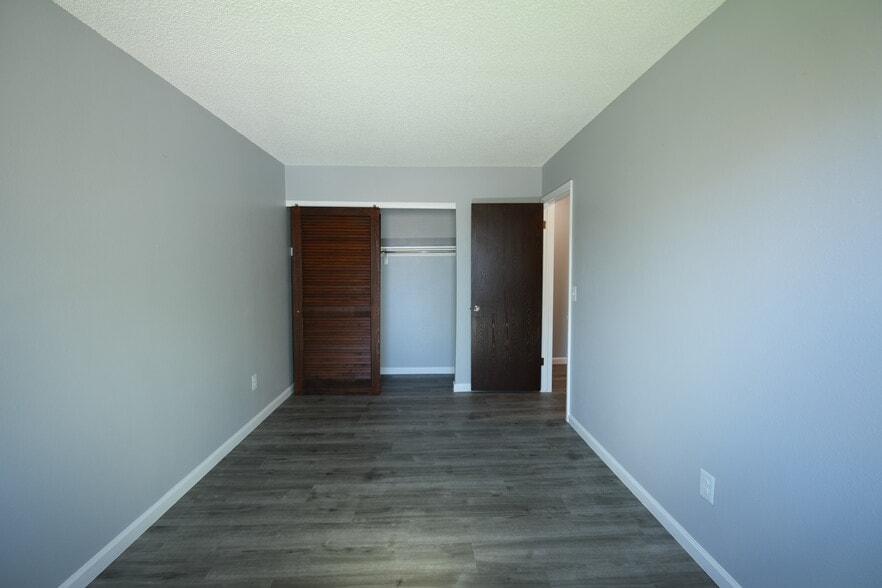 3rd Bedroom - Full Size Closet - 8627 Chase Dr
