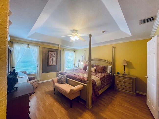 Building Photo - 6911 Sea Daisy Dr