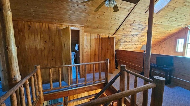 Building Photo - Beautiful cabin with privacy fully furnished