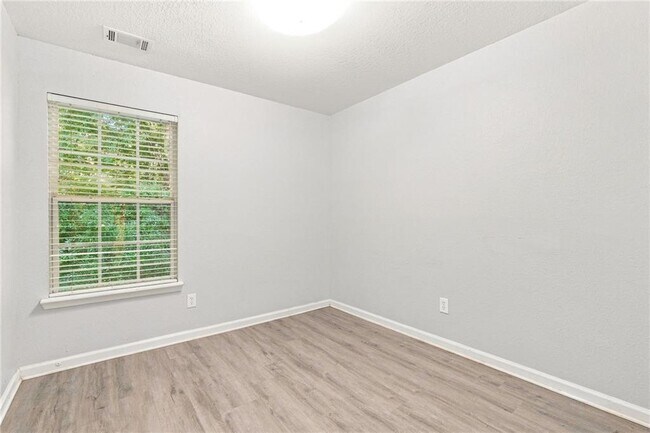 Building Photo - 7130 Brookview Way