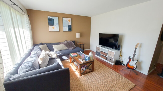 Building Photo - 19859 Kingswood Ln