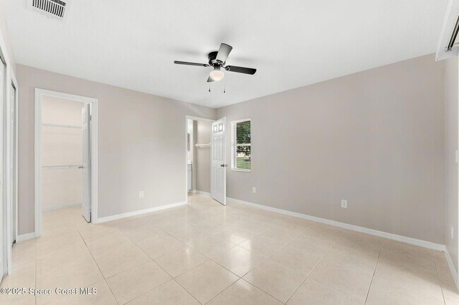 Building Photo - 158 Empress Ave