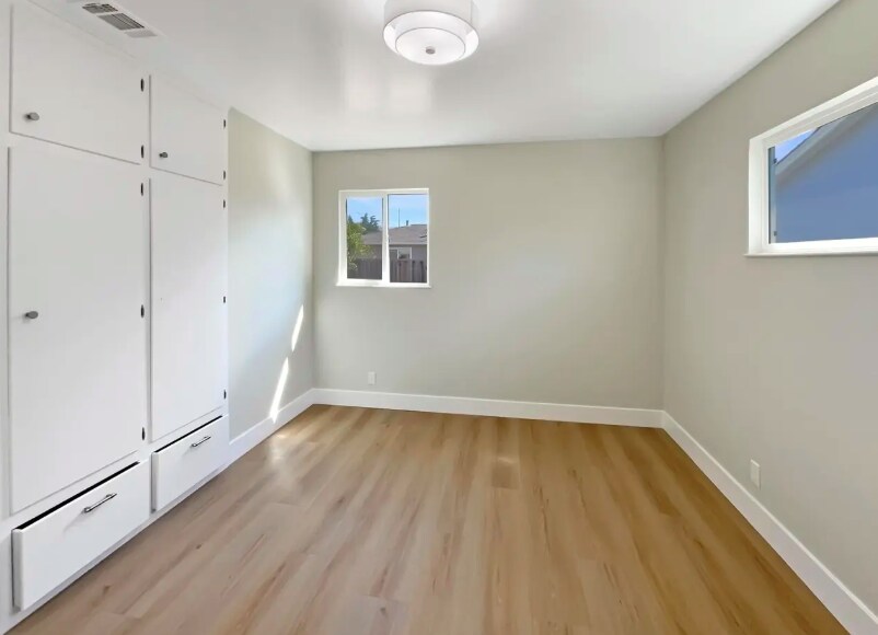 Building Photo - 4840 Piper St