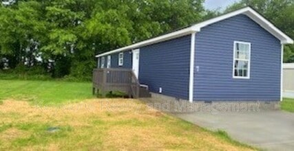 Building Photo - 129 Mace Ln