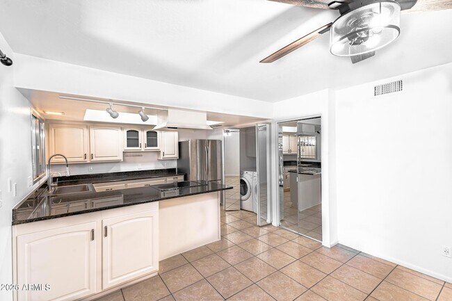 Building Photo - 1417 N 44th St
