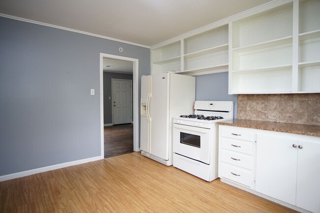 Building Photo - For Lease | Brookside | $1175 Rent