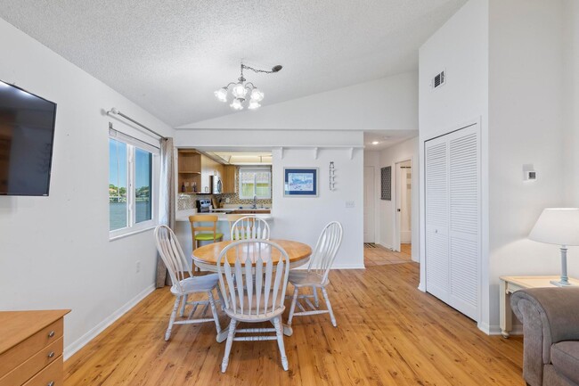 Building Photo - Fully Furnished Long Term Rental