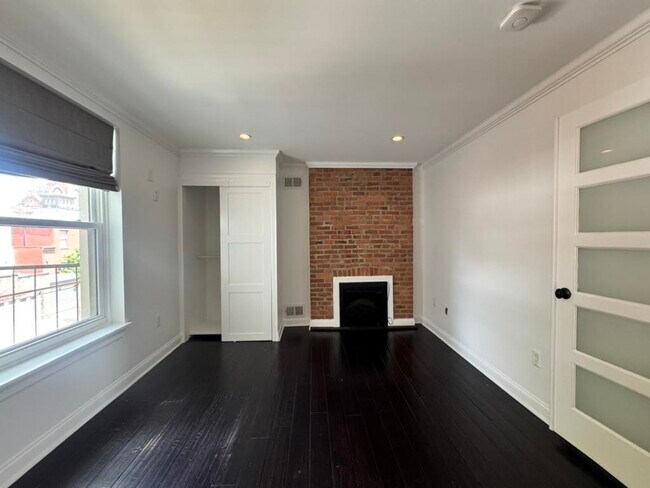 Building Photo - 270 3rd St