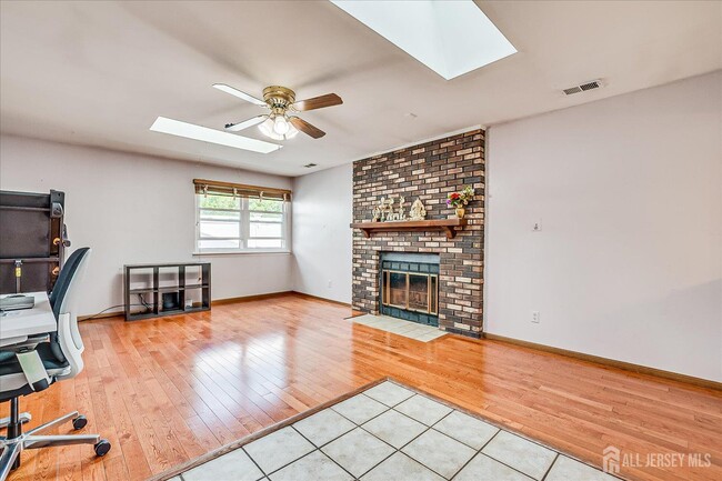 Building Photo - 40 Azalea Dr