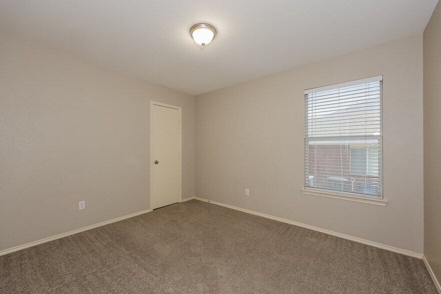 Building Photo - 1082 Magnolia Ln