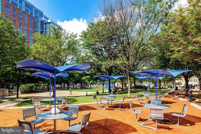 Building Photo - 12000 Market St