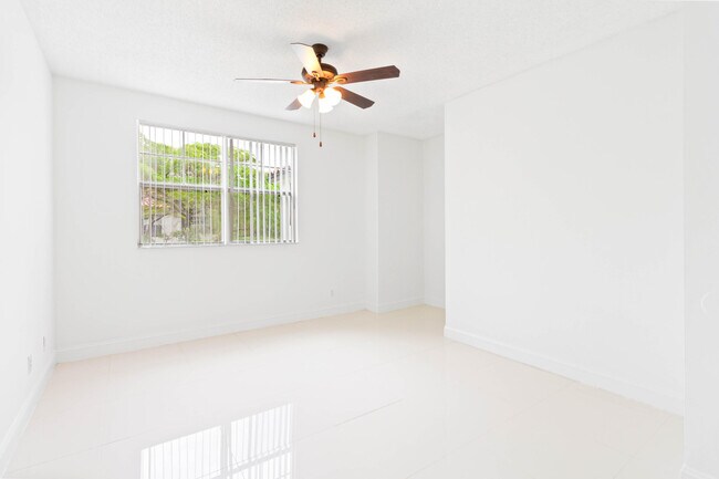 Building Photo - 20889 St Andrews Blvd