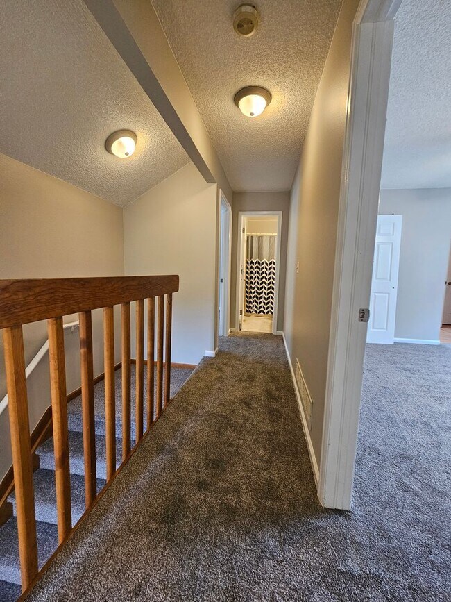 Building Photo - Aurora Highlands 3 Bed 2 1/2 Bath House w/...