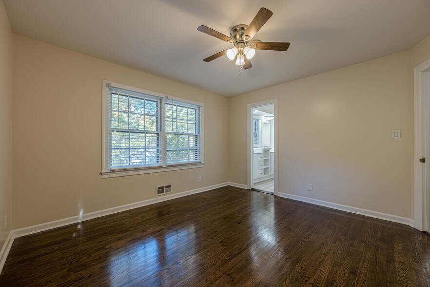 Building Photo - 6640 Williamson Dr