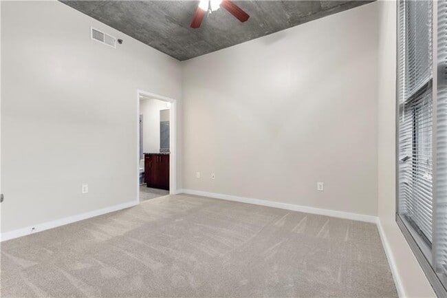 Building Photo - 250 Pharr Rd NE