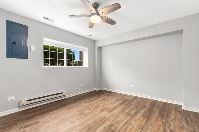 Building Photo - 24615 Patriot Square Dr S