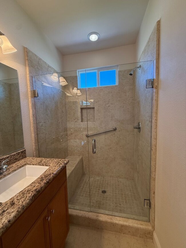 Building Photo - Beautiful Newer Rice Ranch Single Story Ho...