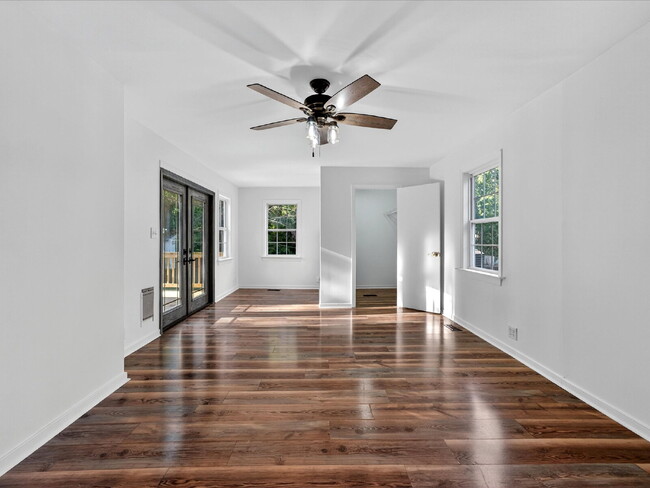 Building Photo - 3512 Castlebury Dr