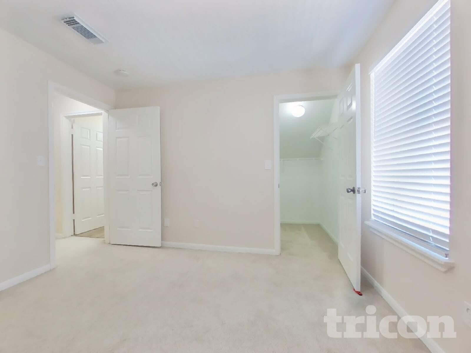 Building Photo - 3259 Jorns St