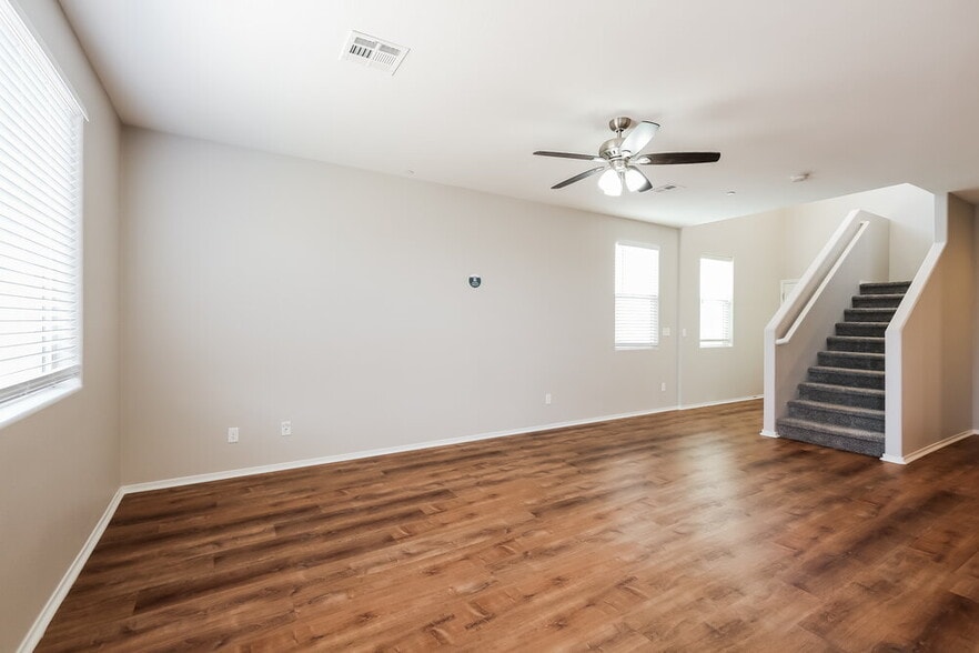 Building Photo - 1077 Water Cove St