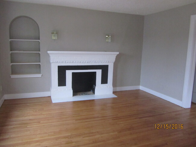 Building Photo - Nice Duplex for Rent close to Midtown - Pl...