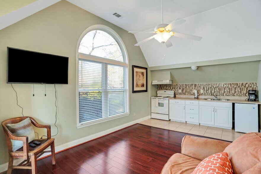 Building Photo - 1348 Misty Ln