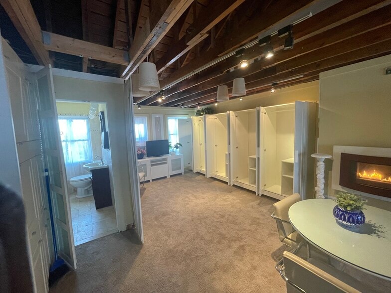 Building Photo - 7006 Eastern Ave