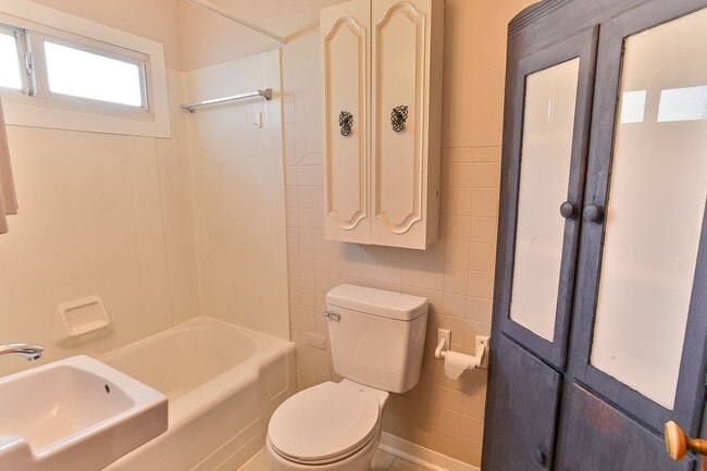 Building Photo - 316-318  5th Ave