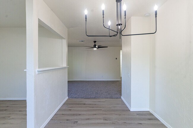 Building Photo - 4-Bed Home Available for Lease & Rent to Own!