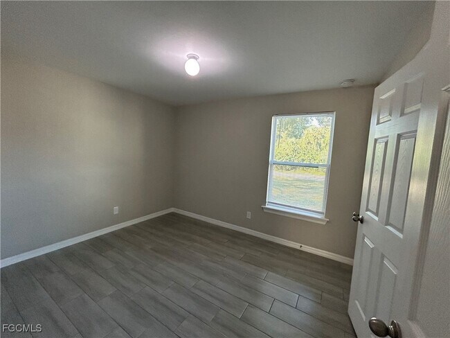 Building Photo - 504 Sheldon Ave