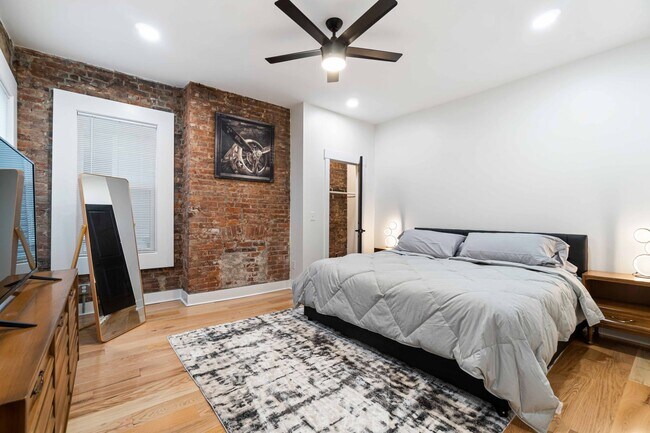 Building Photo - 6 Bed 4 bath Fully Furnished Oakland